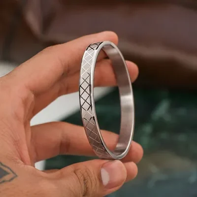 silver kada